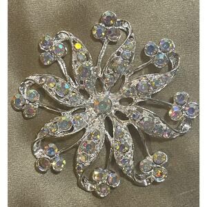 NWOT Large Silver Tone Multi AB Rhinestone Flower Floral Starburst Brooch Pin